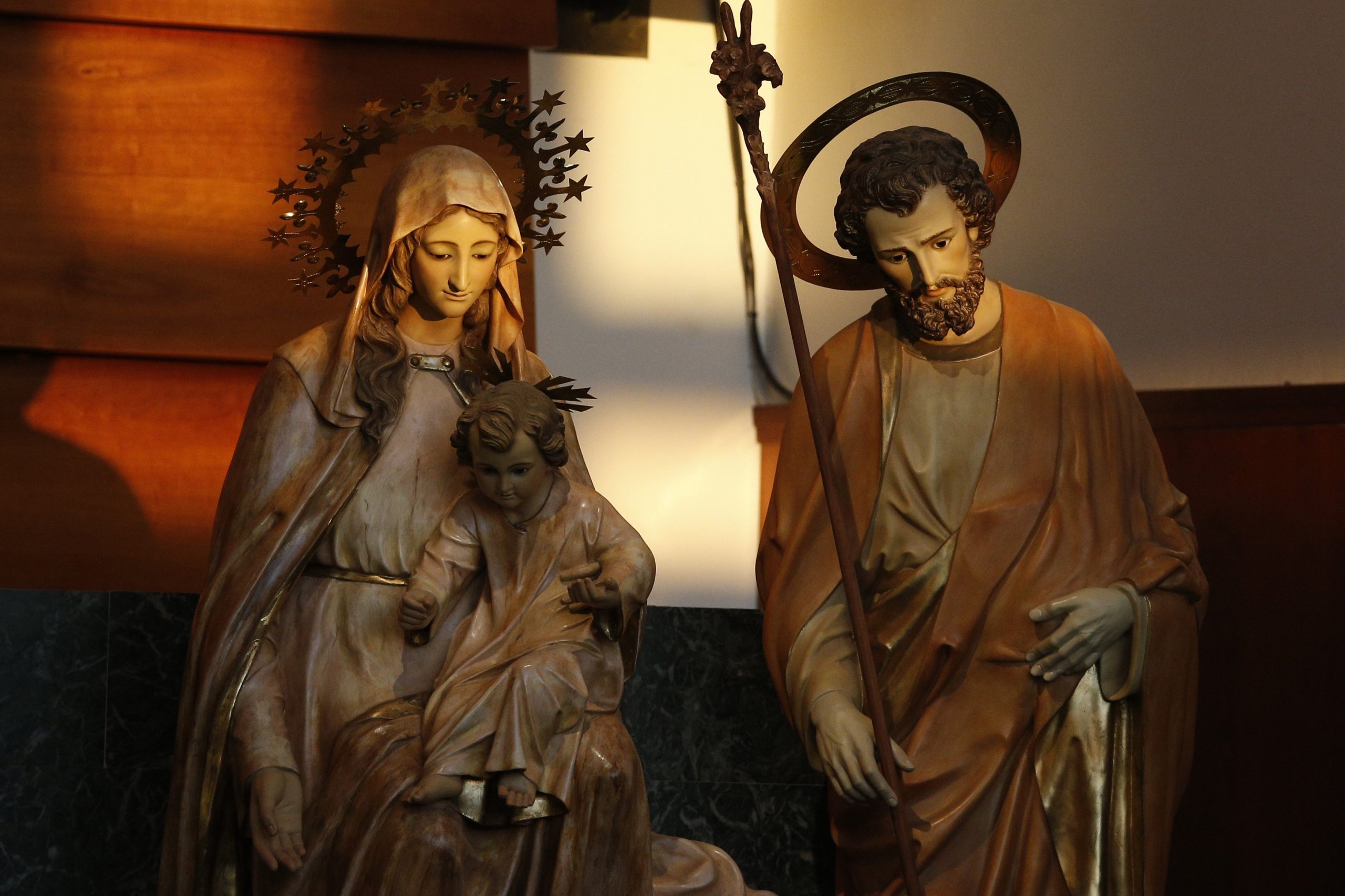 Pope to celebrate early Mass Dec. 24 because of COVID-19 curfew