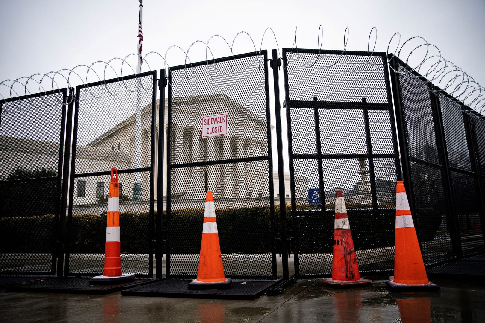 Supreme Court cancels two major immigration cases