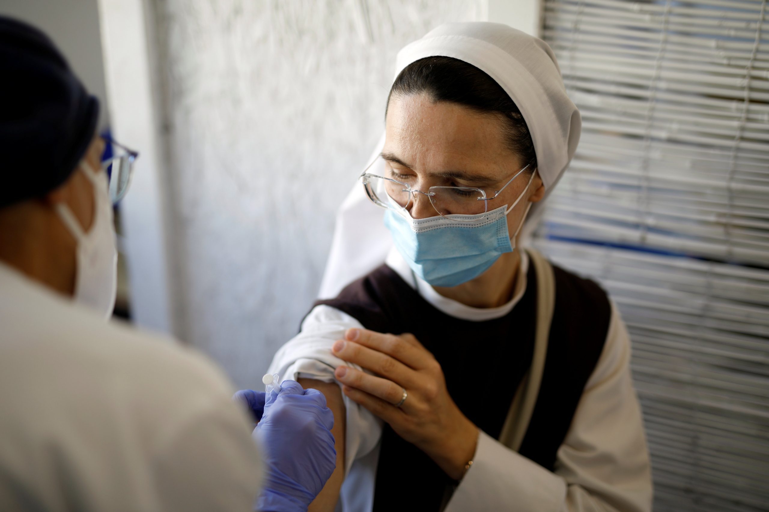 Palestinians hope Israelis will come through with COVID-19 vaccines