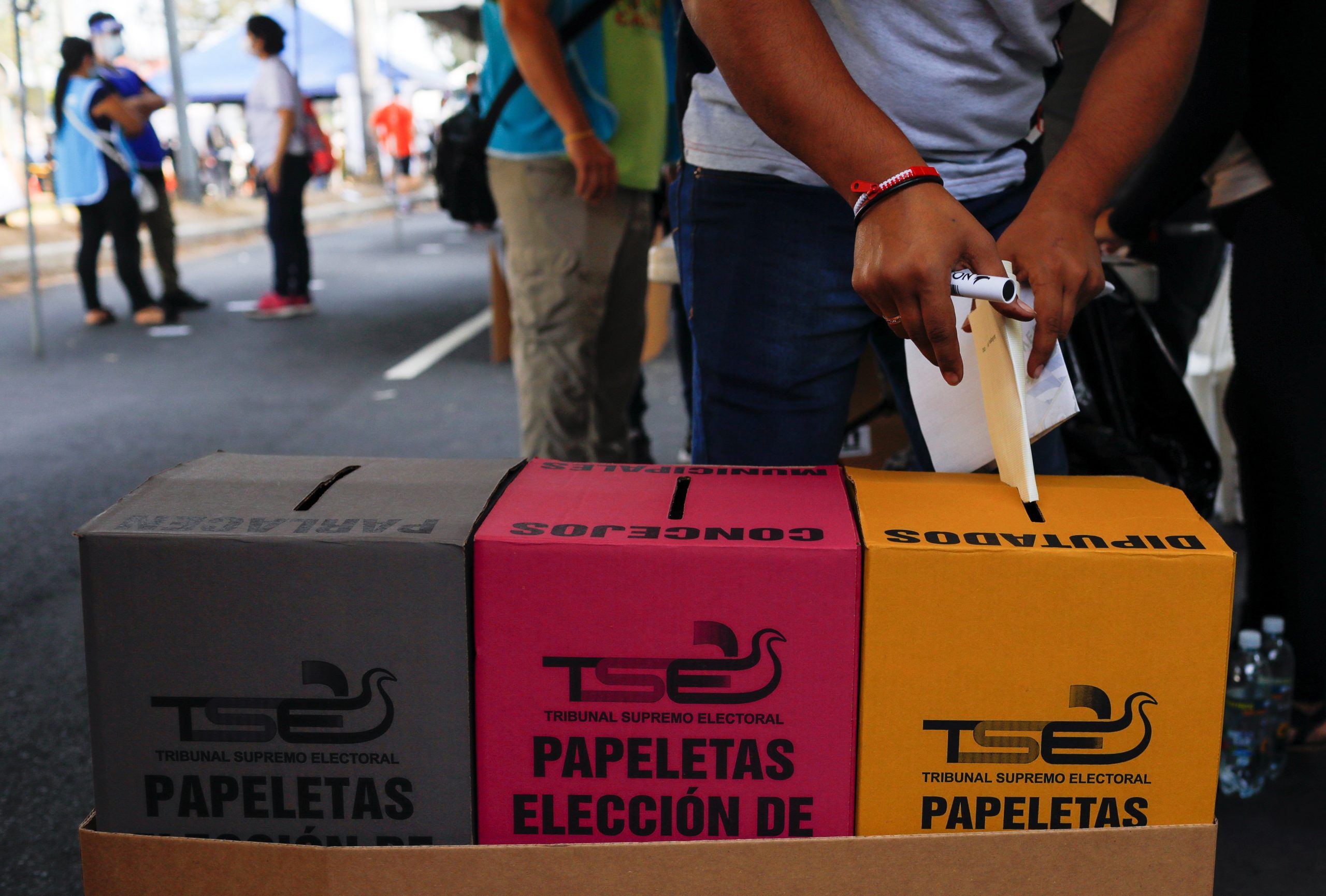 With political shift, El Salvador steps toward an uncertain future