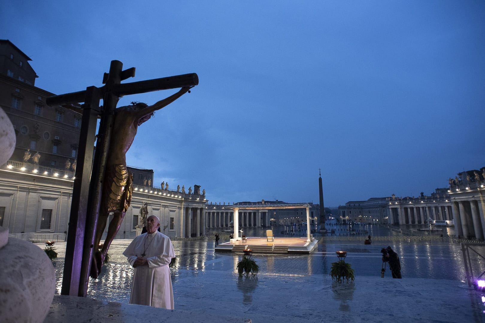 Post-pandemic world must learn from mistakes, pope says