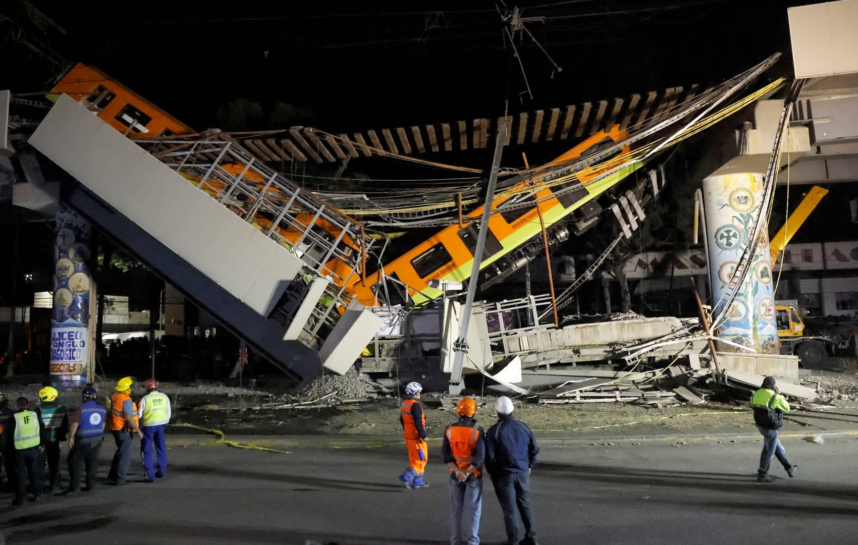Church leaders offer prayers after Mexico City metro crash