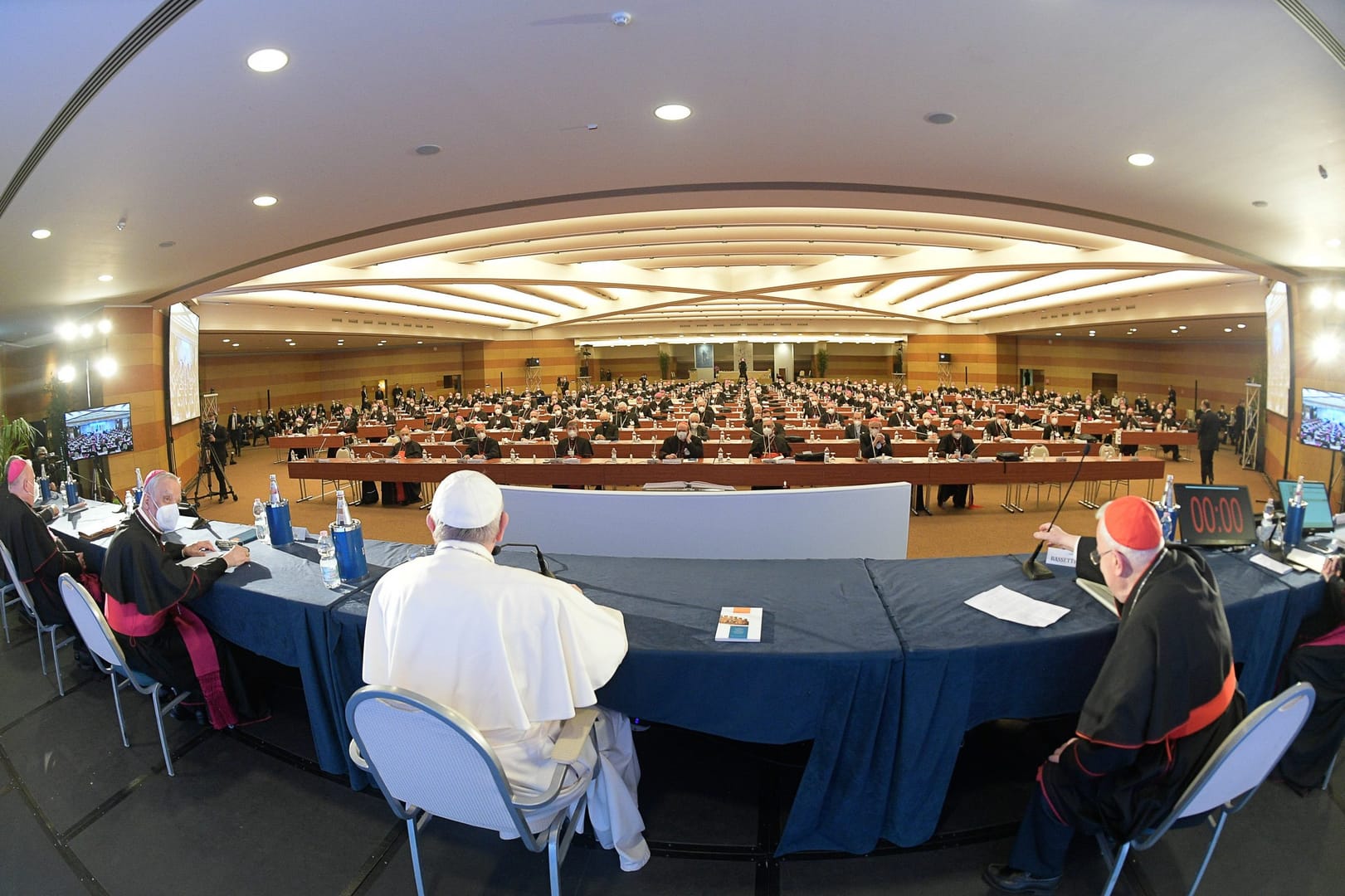 Synod process must begin ‘from bottom up,’ pope tells bishops