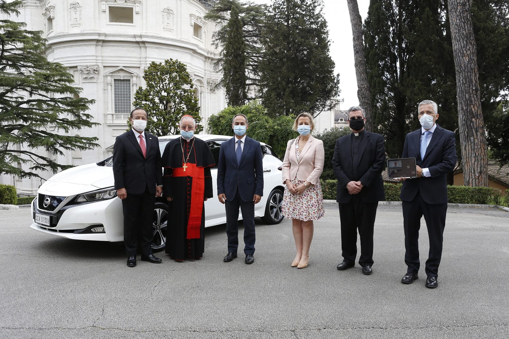 Vatican’s electric vehicle fleet now includes a Leaf