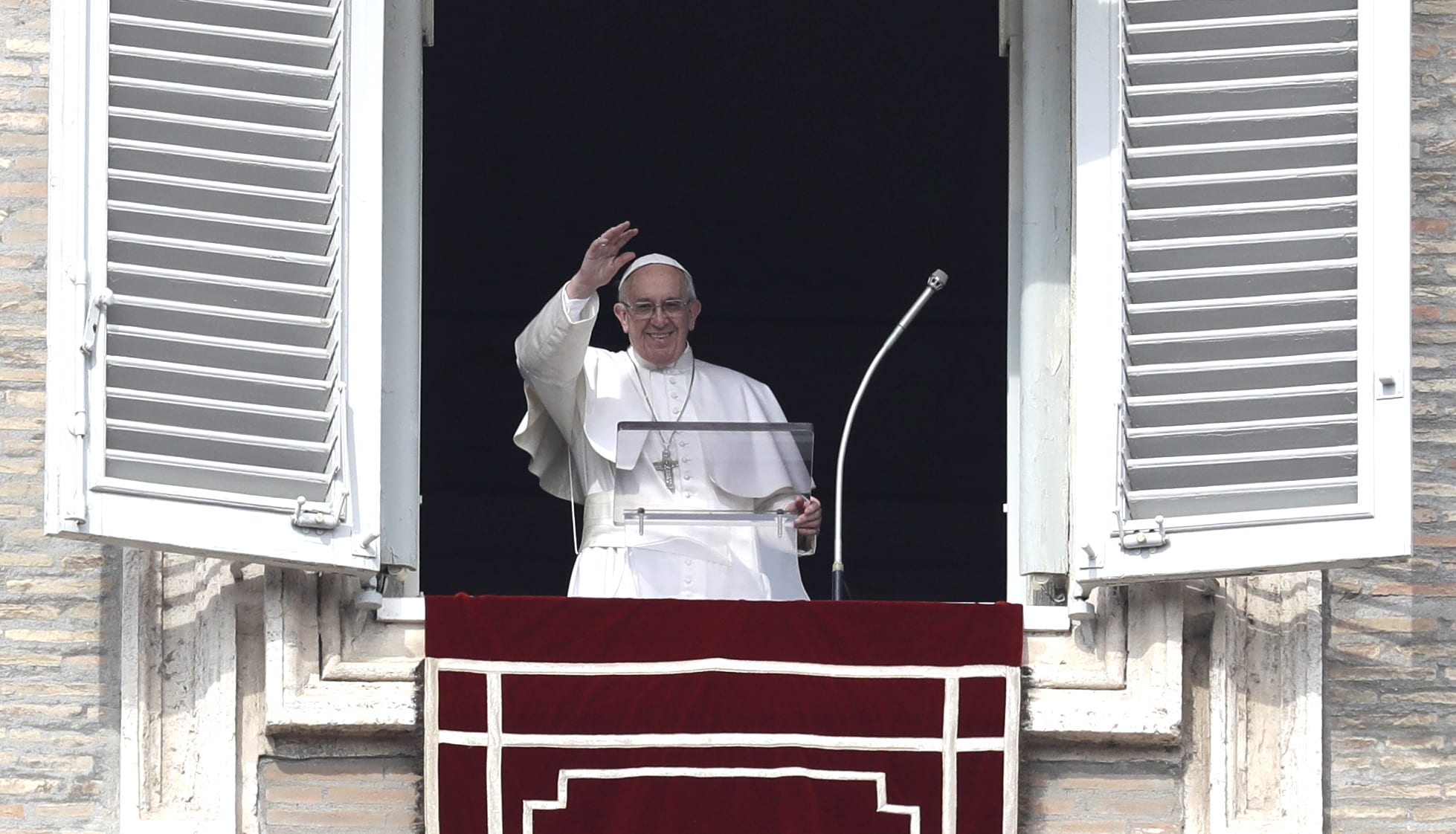 Pope: Christ came to help us fulfill the commandments’ substance