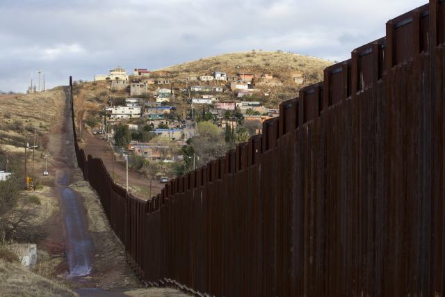 Border bishop denounces hateful words, militarization of border