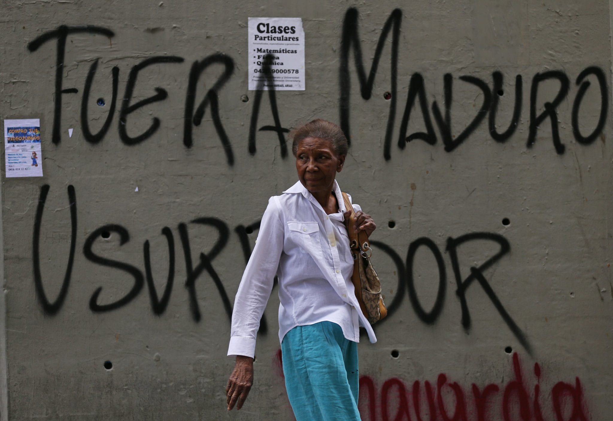Venezuelan Army besieged hundreds of protesters in Maturin cathedral