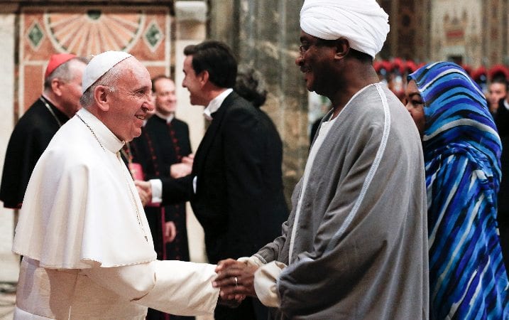Pope Francis signals immigration a top political priority in 2016