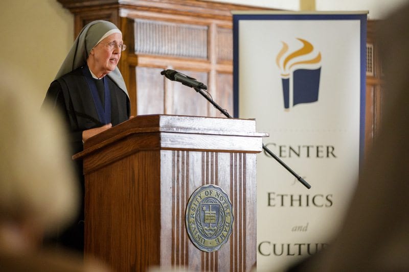 Bishop praises Little Sisters for ‘courageous witness’ in mandate fight