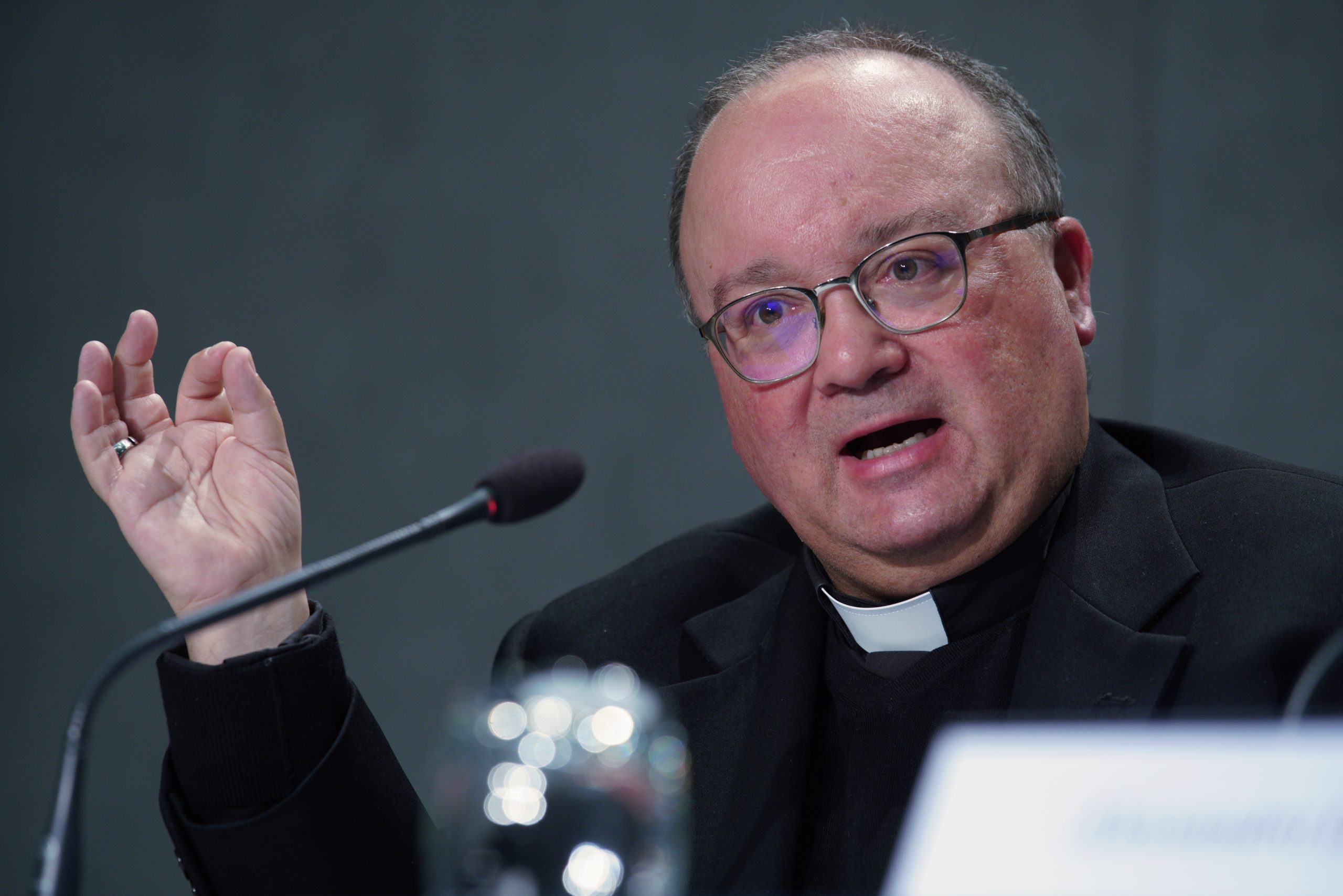 Pope’s new anti-sex abuse vague on lay leaders, movements