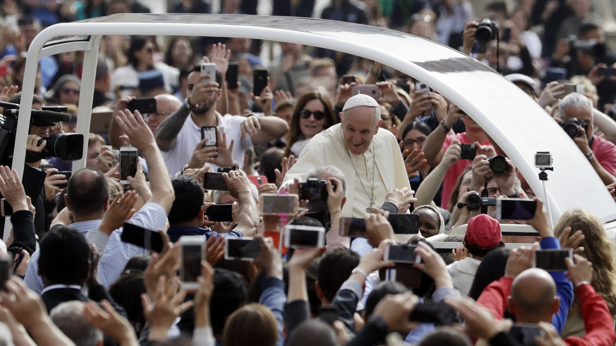 Pope at general audience: Nothing can erase baptism