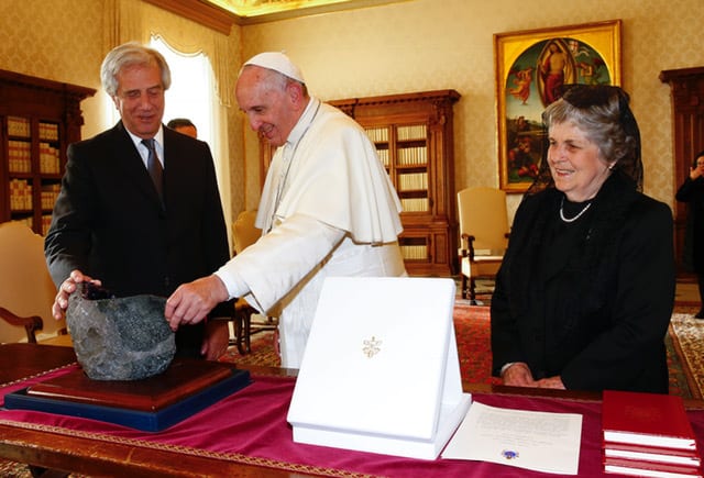 Leftist LatAm pol who vetoed abortion recalls meeting two popes
