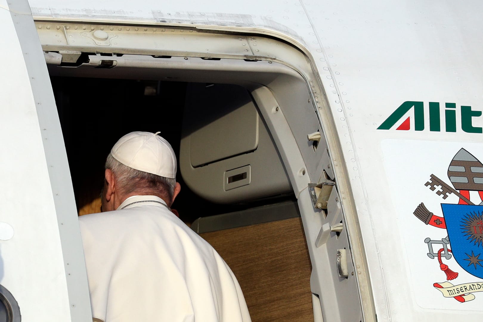 Ahead of papal visit, Iraq closes houses of worship due to COVID