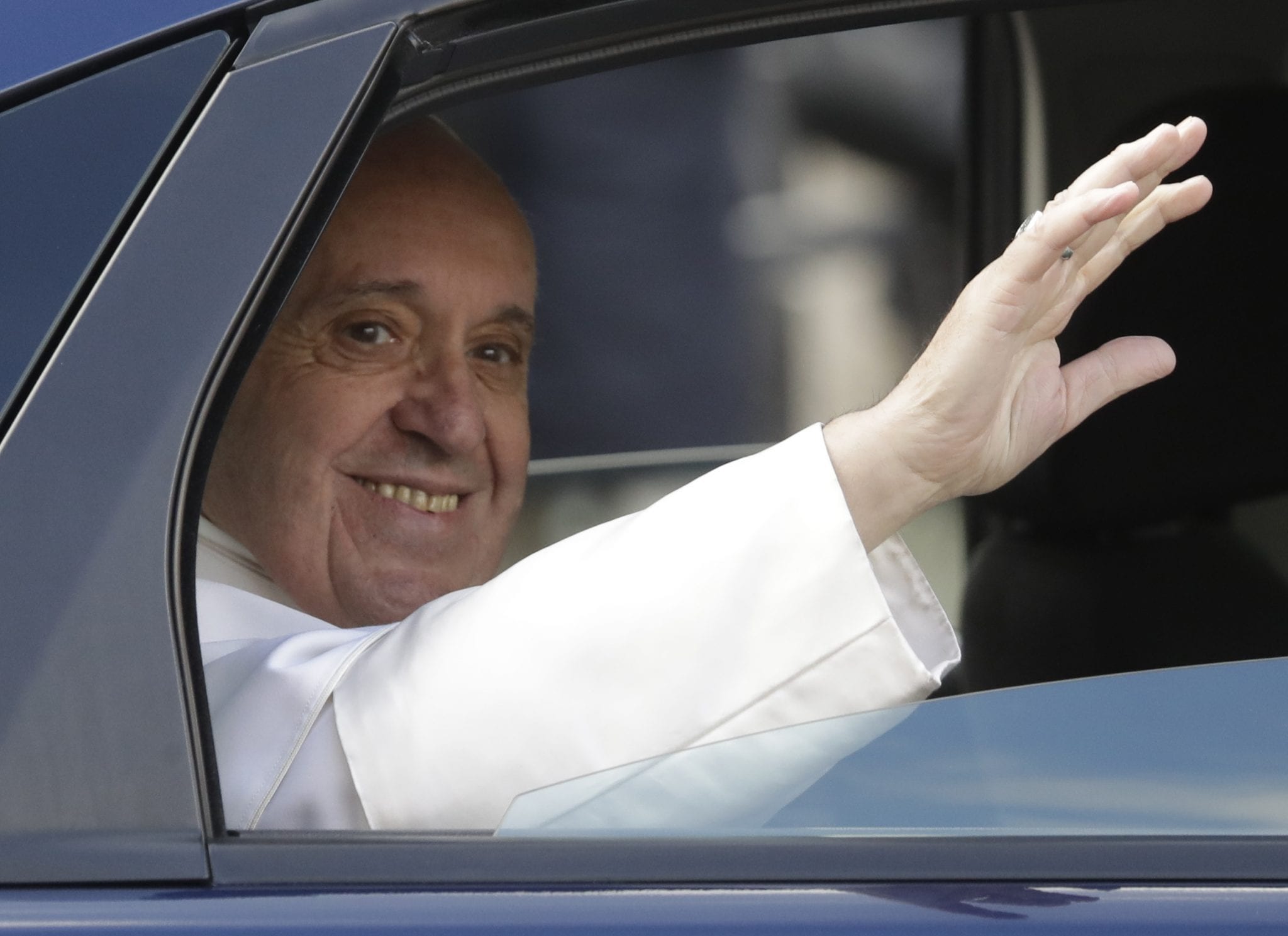 Pope urges faithful to consult Bible as often as cellphones