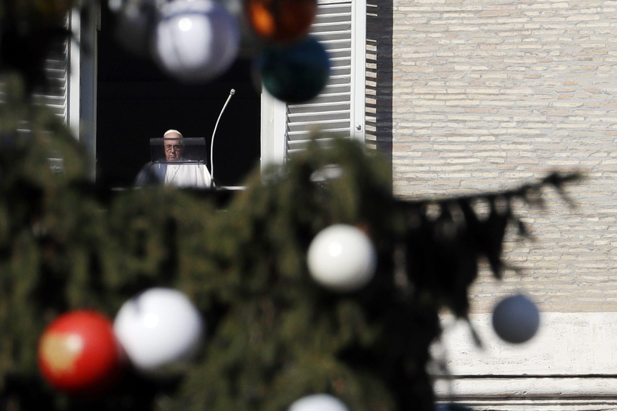 Amid Christmas rush, don’t forget to make time for silence, Pope says