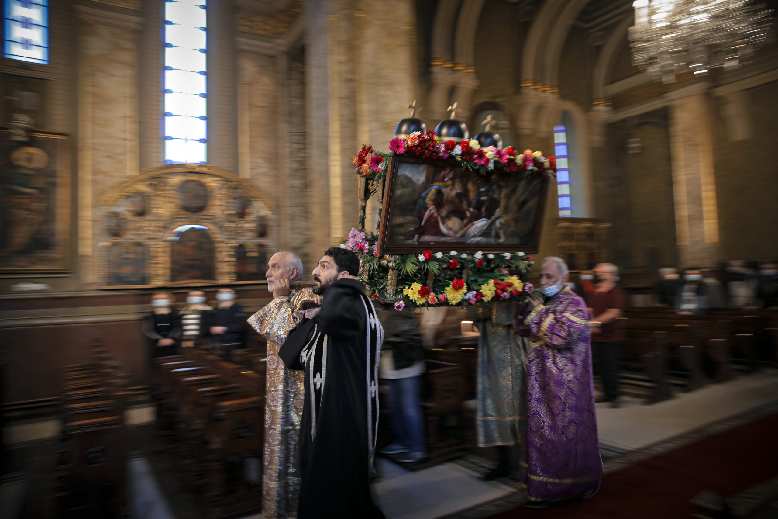 Dwindling Armenians show Easter faith in Romania