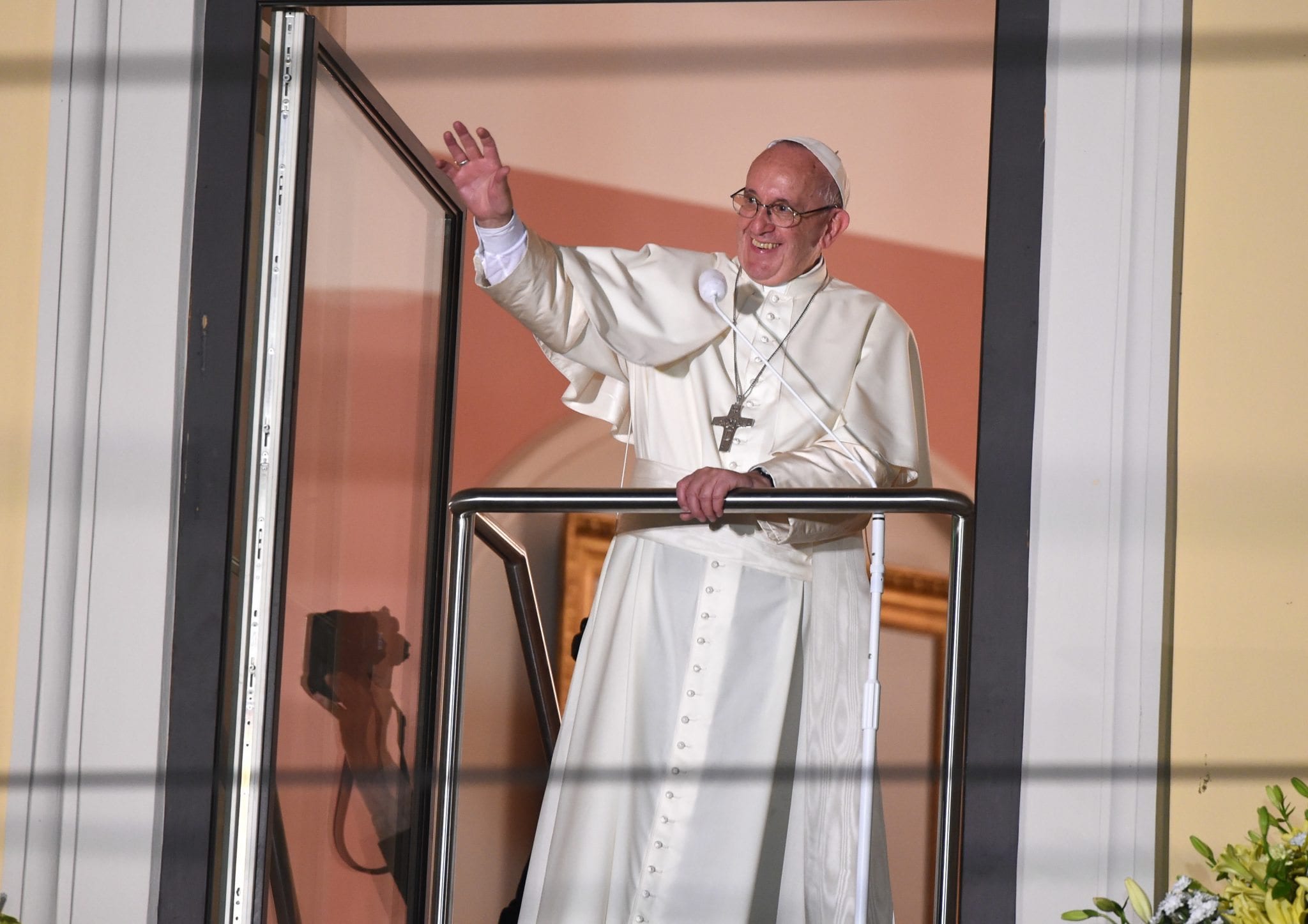 Pope Francis opens Poland trip with challenge on immigration
