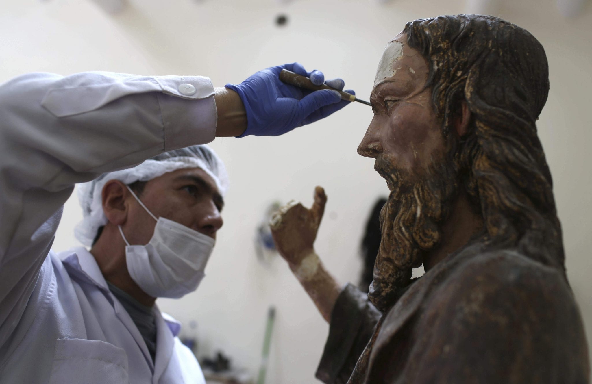 Peruvian restoration center rescues art from ruin