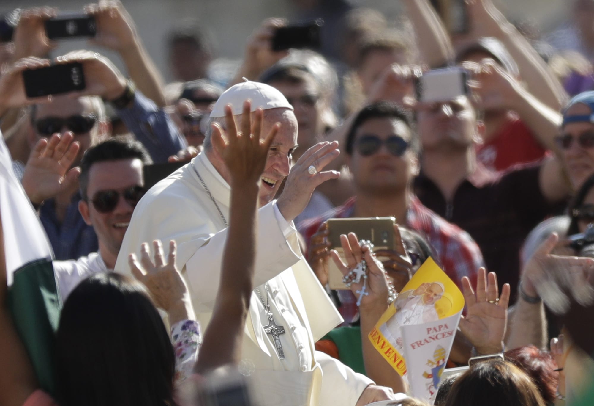 Witness of Colombian people a wealth for the church, pope says