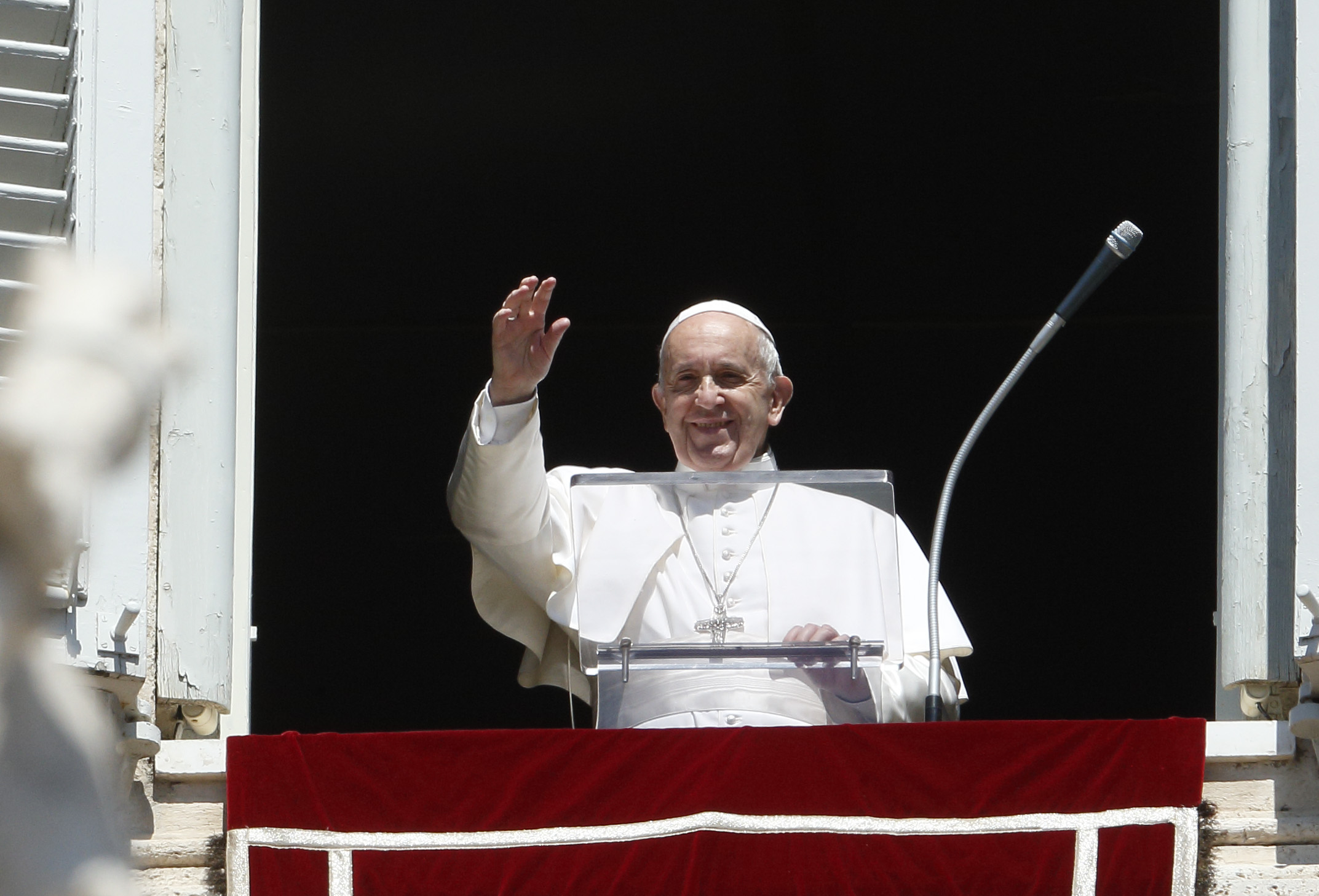 Assumption feast invites people to look to heaven with hope, pope says