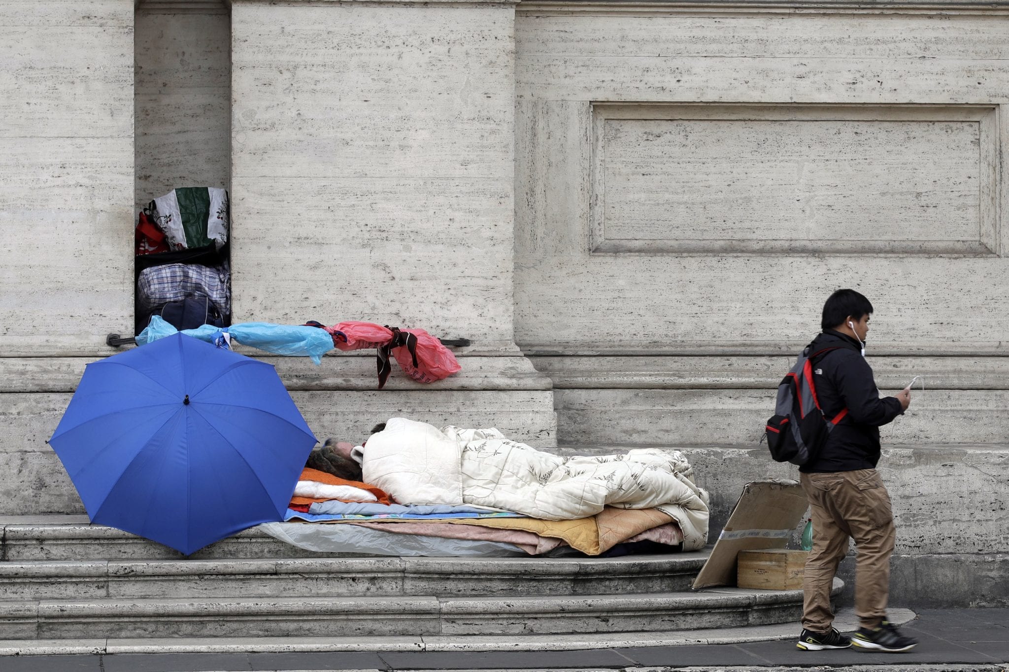 Charities scramble to aid Rome’s homeless amid scorching heat