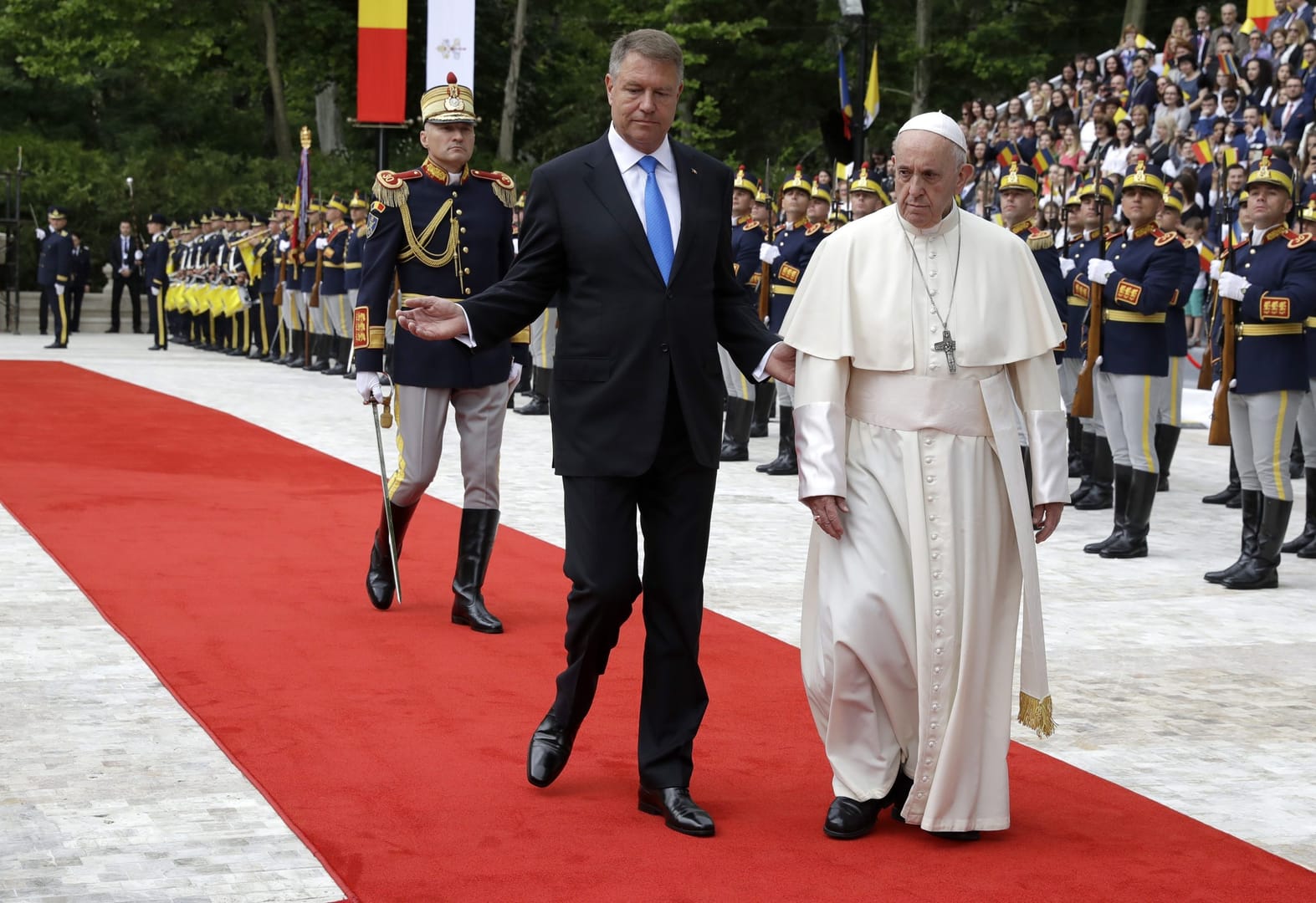 Pope Francis tells Romania to remember ‘cultural and spiritual roots’