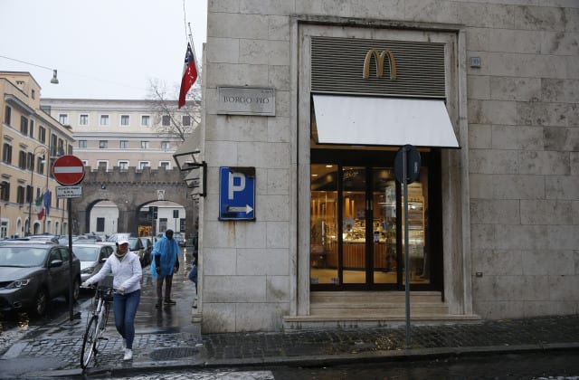 McDonald’s next to Vatican to offer free meals to the homeless