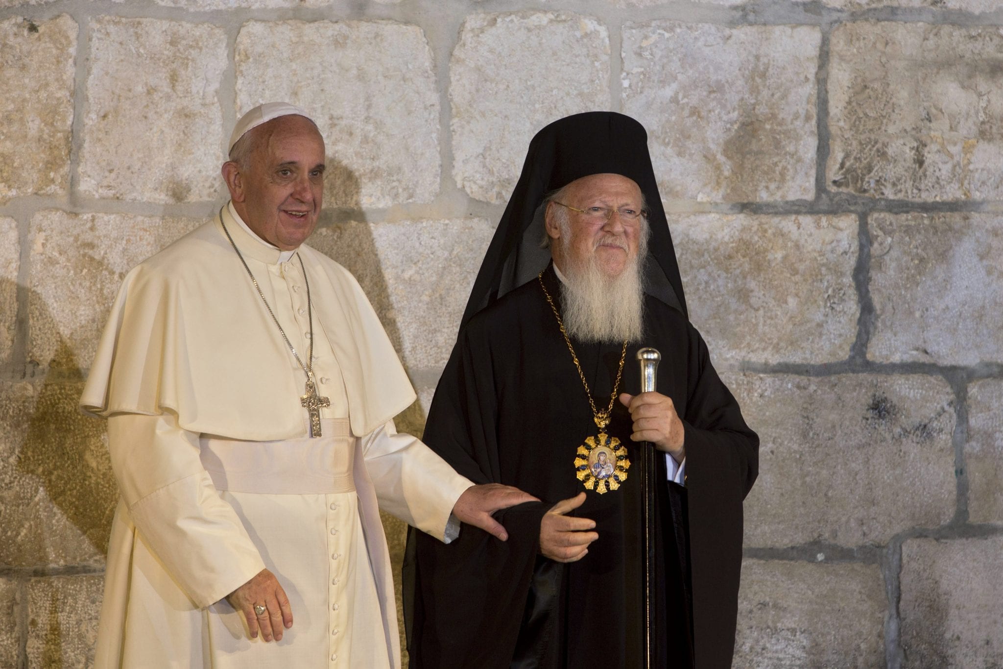 With migrant mission to Greece, pope cements Orthodox ties