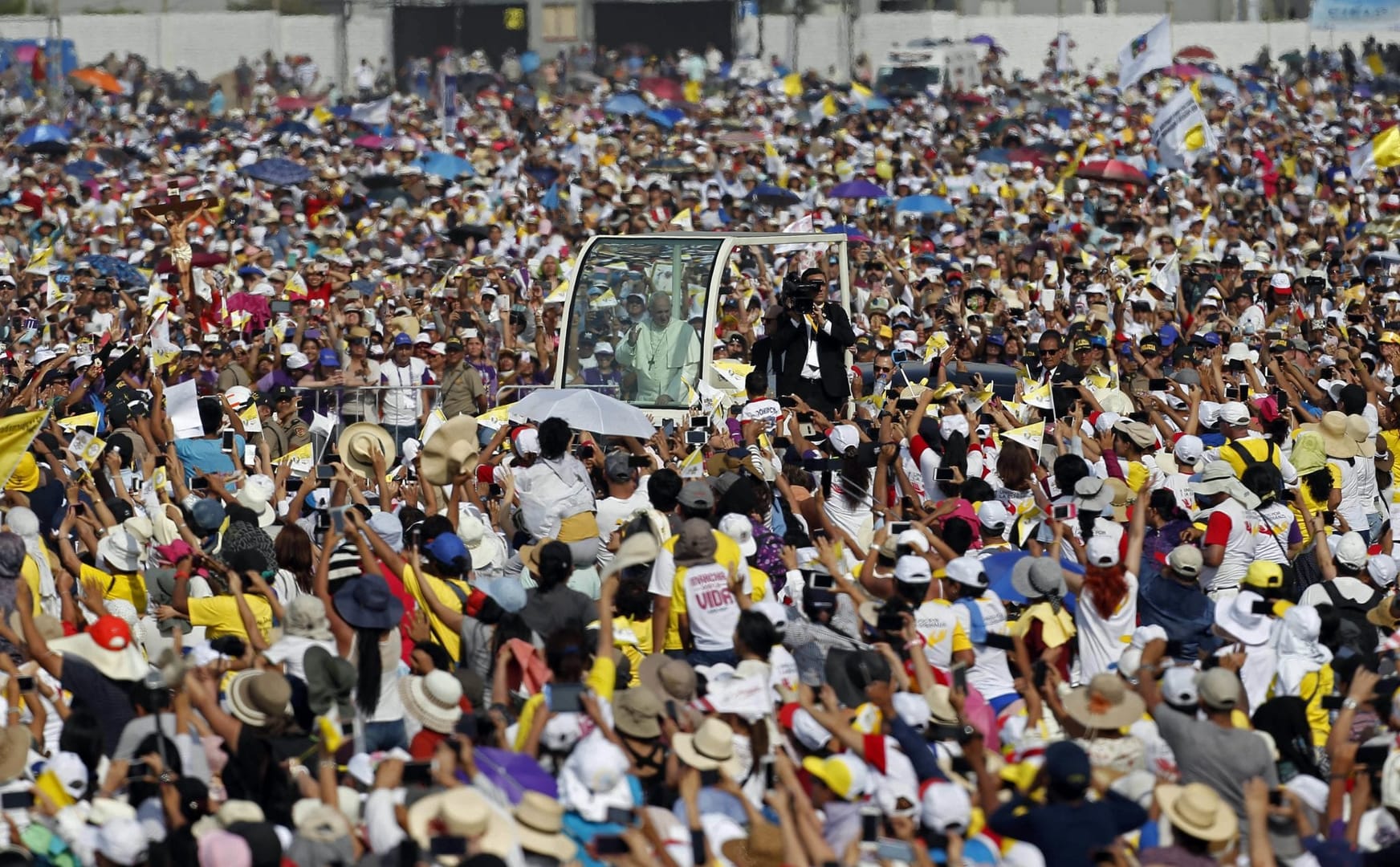 Pope tells 1.3 million in Peru to get involved, spurn ‘Jonah syndrome’