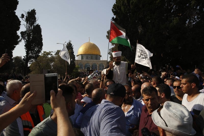Clashes erupt at Jerusalem shrine as Muslims return to pray