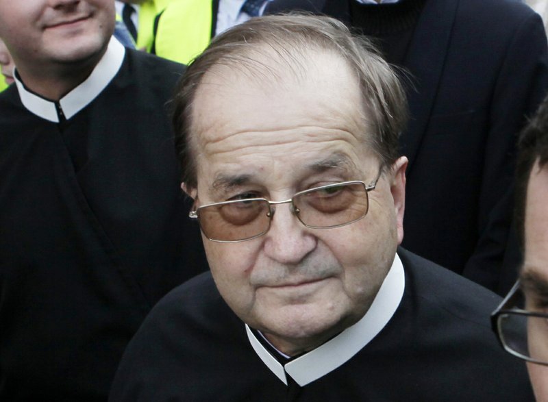 Polish priest apologizes for defense of disgraced bishop