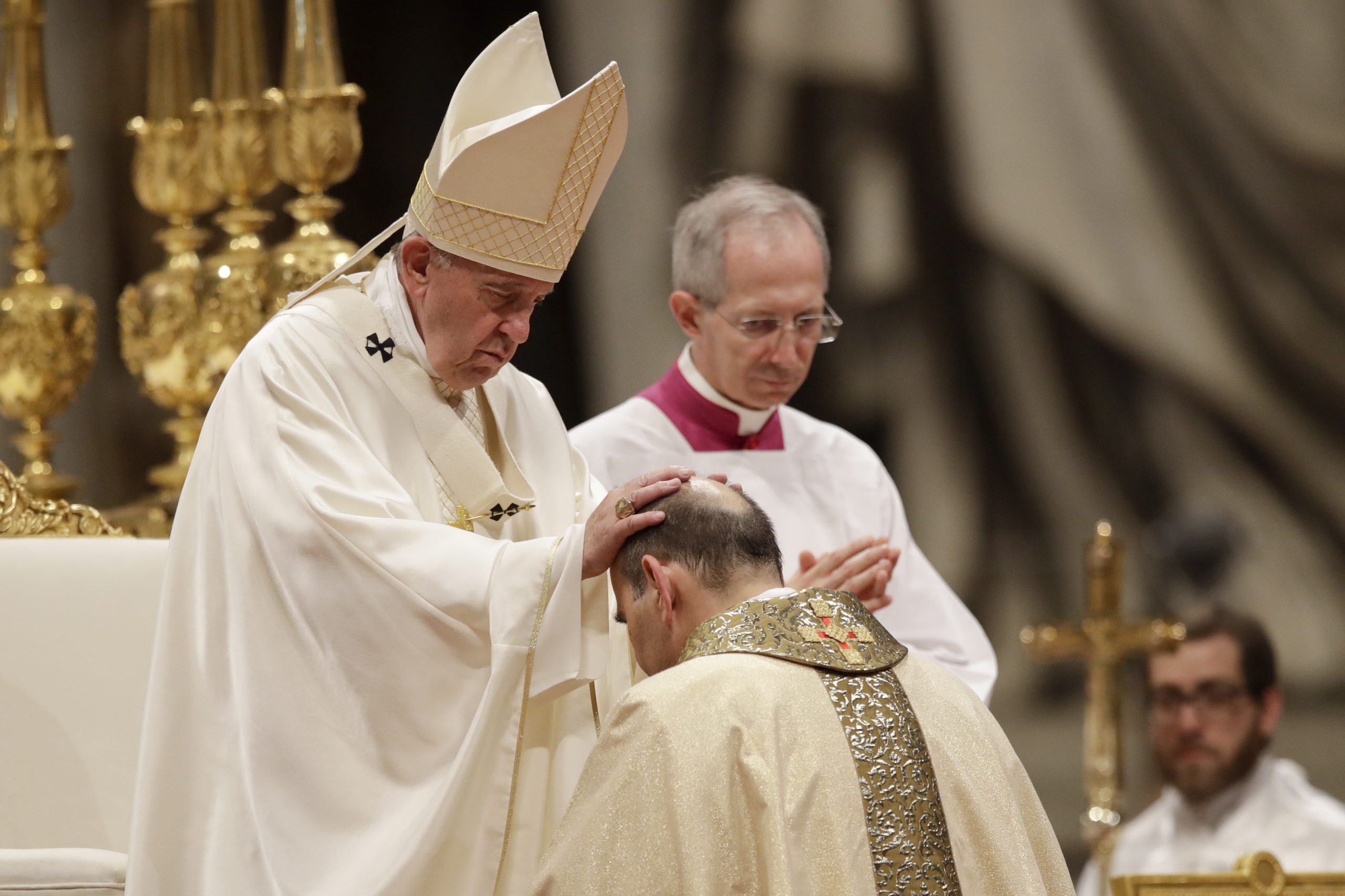 Proclaim God’s word, avoid boring speeches, pope tells new bishops