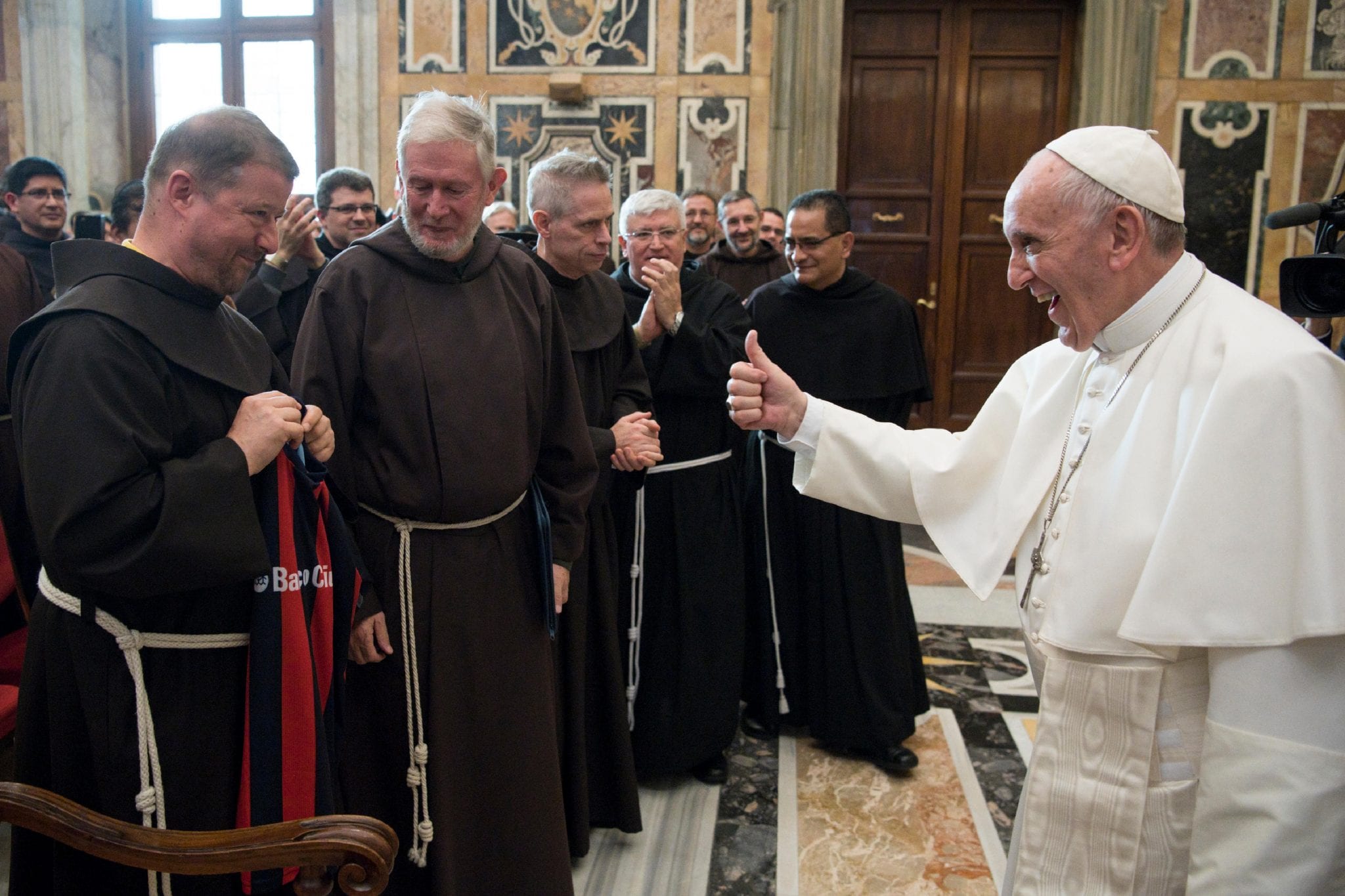 When you serve others, stay humble, Pope Francis tells Franciscans
