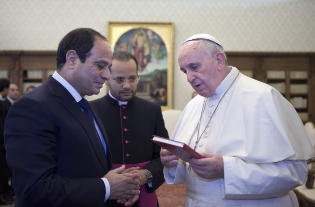 Pope in Egypt: Strengthening weary Christians, reaching out to all