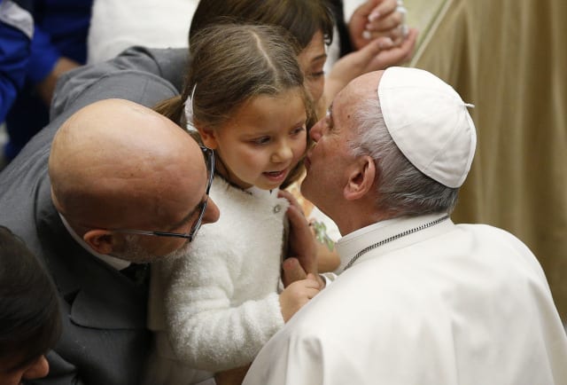 Open your heart to that small splendor born in Bethlehem, pope says
