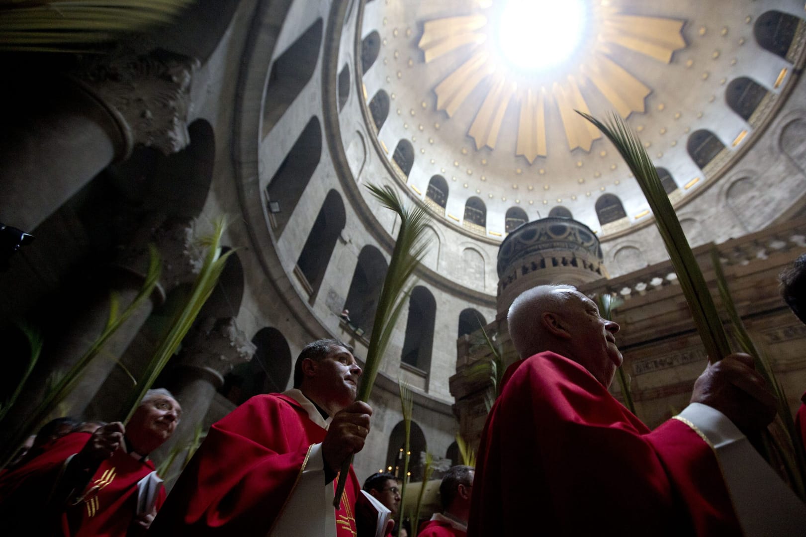 Thousands of pilgrims mark Palm Sunday in Jerusalem