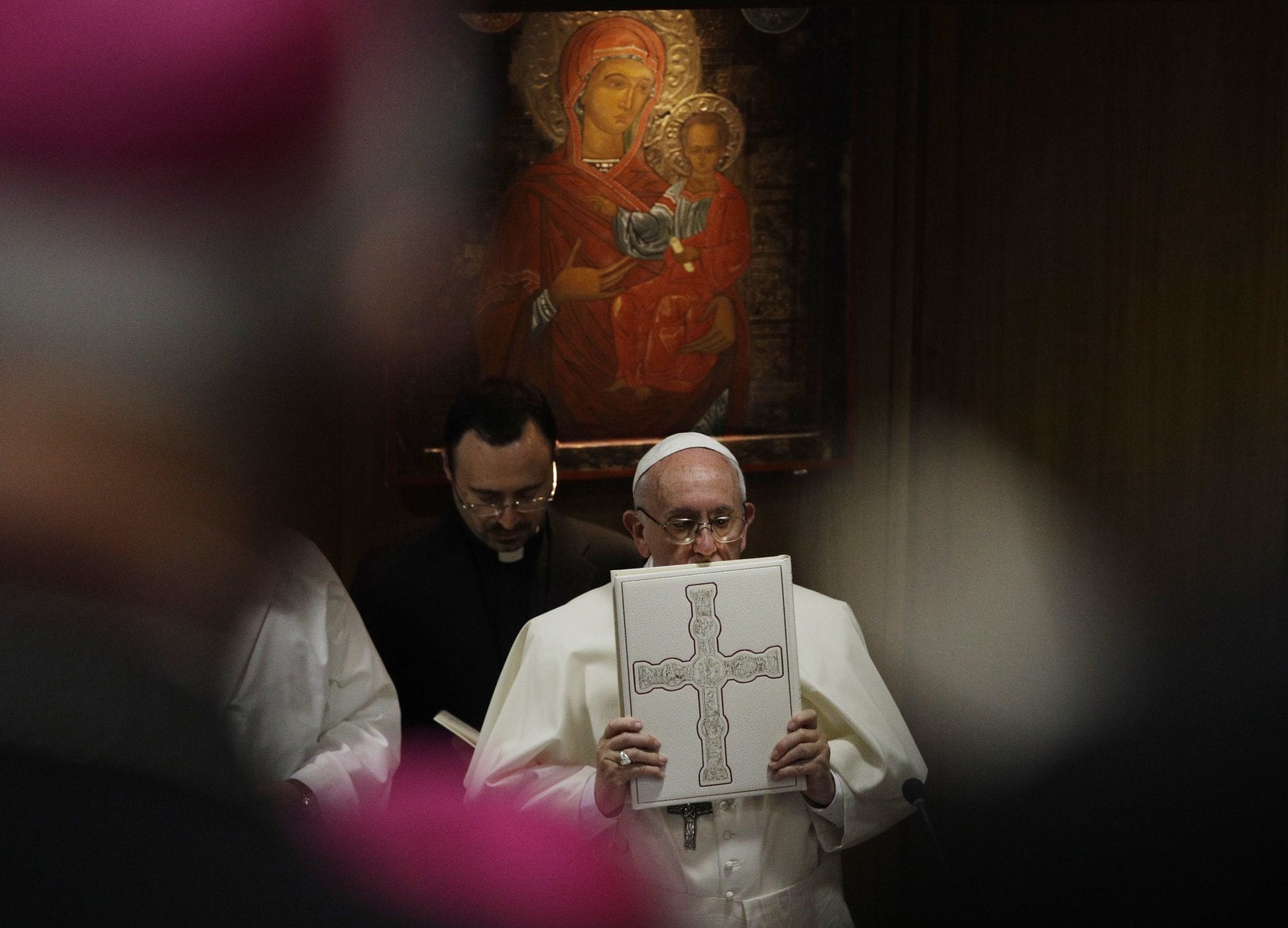 On cusp of Trump summit, Pope makes a statement about peripheries
