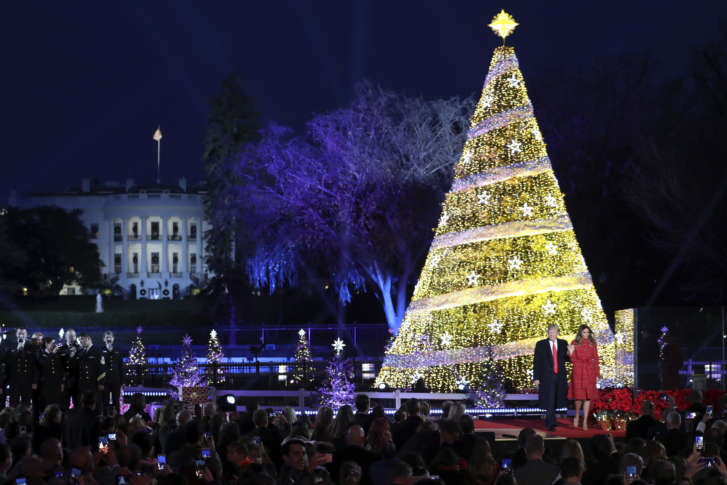 Michigan sisters sing at National Christmas Tree Lighting ceremony