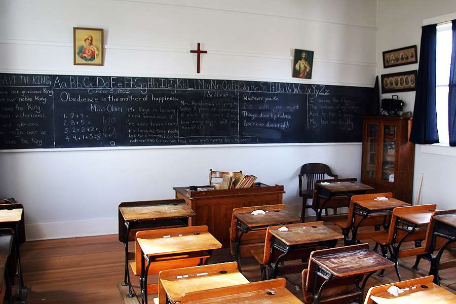 Canadian province to fight ruling booting students from Catholic schools