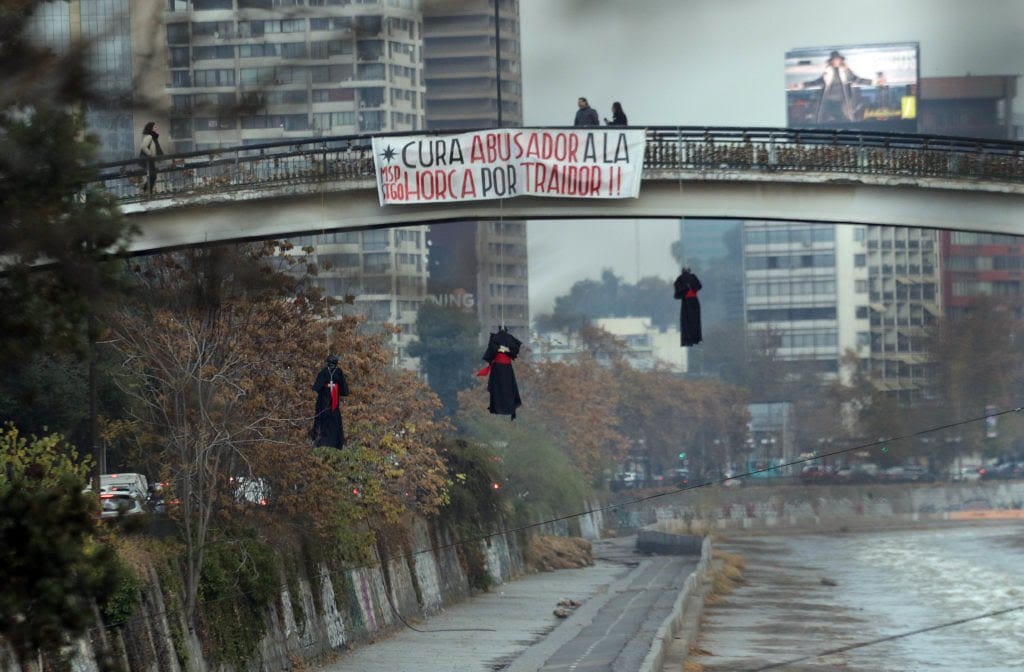 Chile fringe group hangs cardinals in effigy over abuse crisis