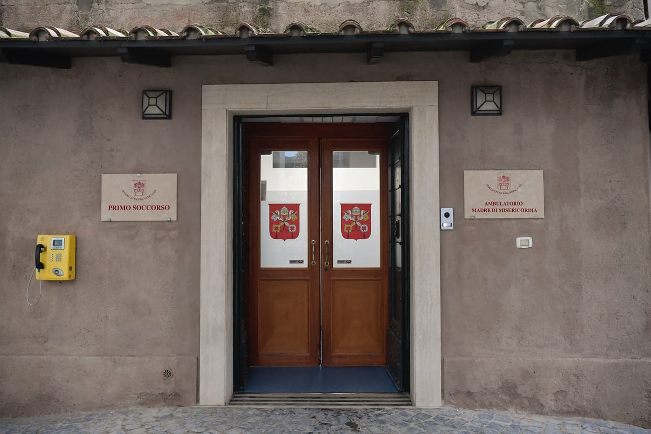 In spirit of Christmas giving, Pope opens medical clinic for the poor