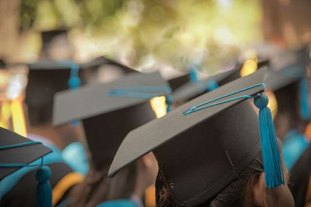 Cardinal Mueller to graduates: ‘Dare to be great’