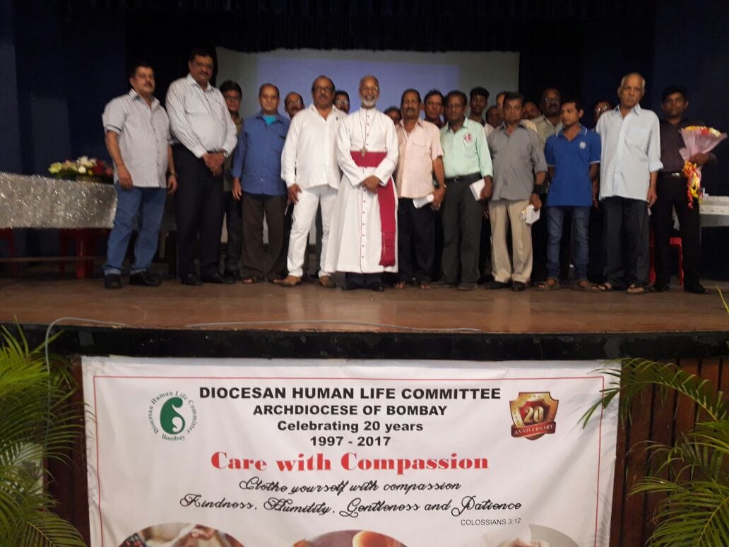 Archdiocese of Bombay honors those who help alcoholics