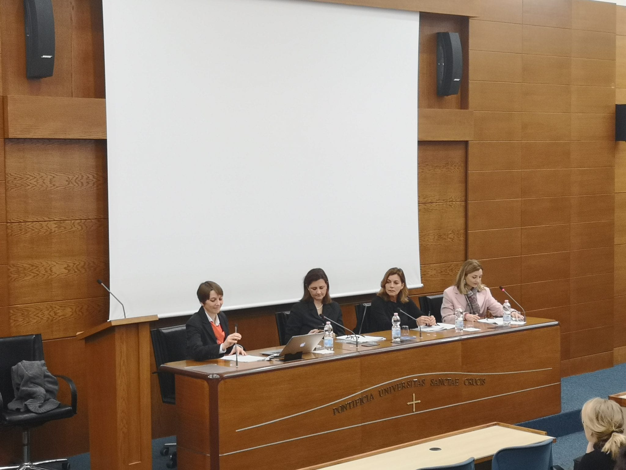 Women inside and outside the Vatican sing the praises of Pope Francis
