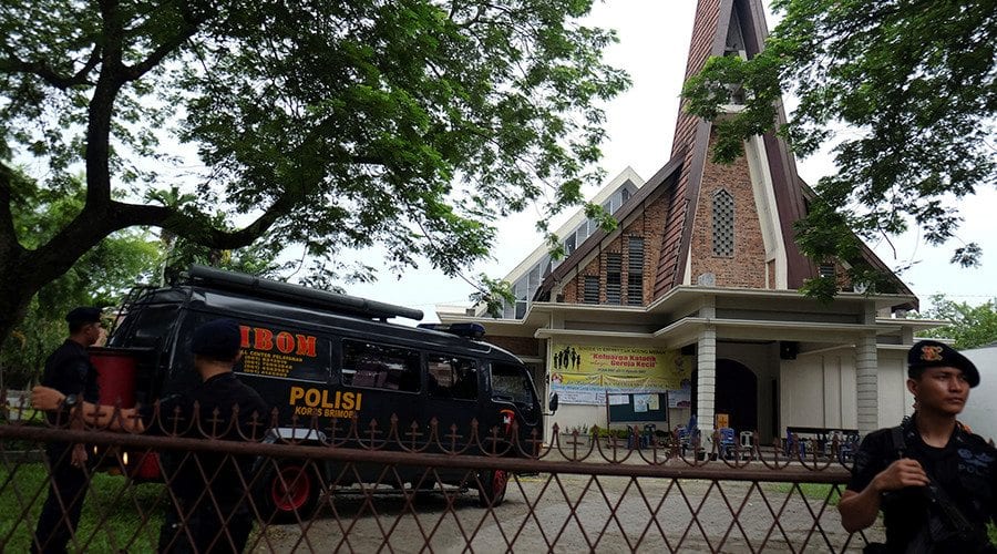 Priest suffers minor injuries after failed suicide bomb attack at Mass
