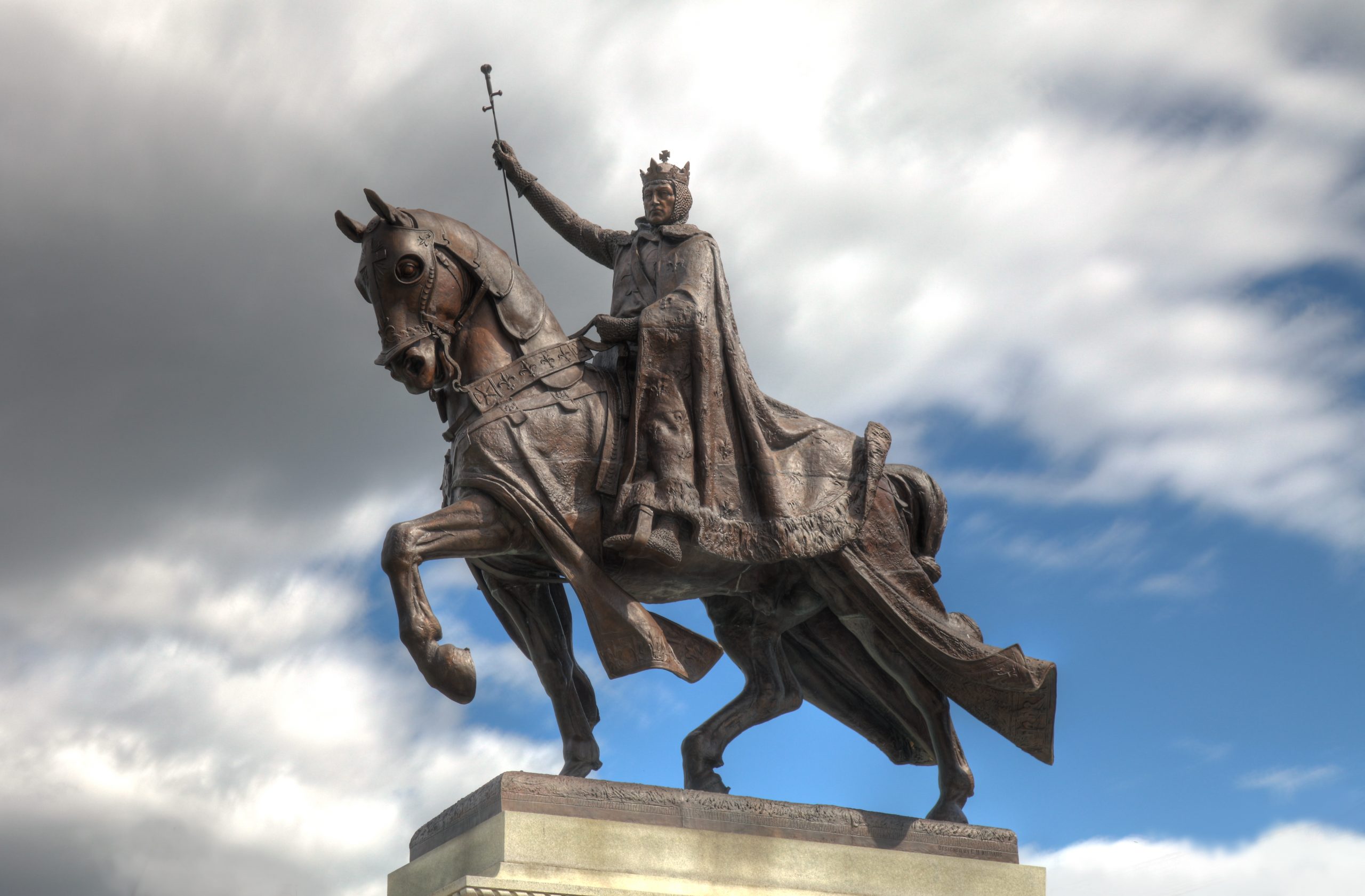 Catholic officials defend statue of St. Louis’ namesake