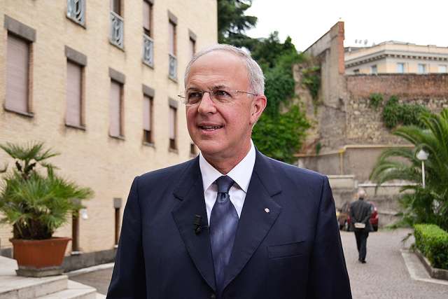 Head of Knight of Columbus honored for aiding persecuted Christians
