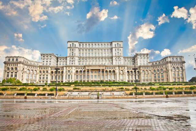 Romania takes step toward marriage defense amendment