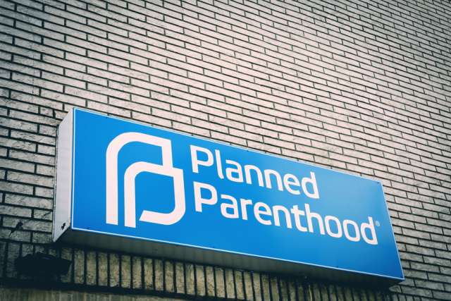 Judge: Missouri’s only abortion clinic can stay open at least until June 21