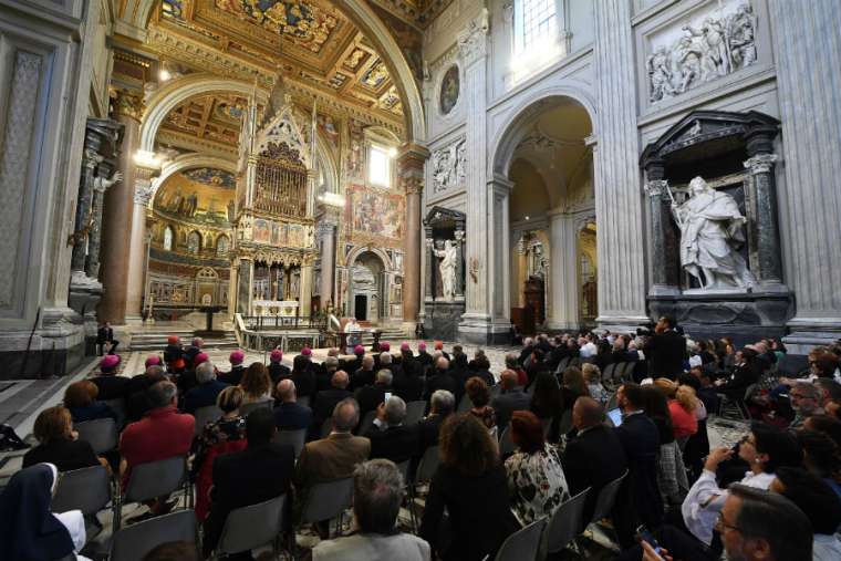 Francis calls for ‘permanent catechumenate’ for married couples